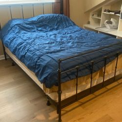 Metal Frame Queen Bed And Mattresses 