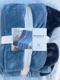 NEW Bearpaw Blue Plush Throw Blanket 50in x 70in.