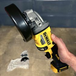 DeWalt FLEXVOLT 60V MAX Cordless Brushless 4.5 in. to 6 in. Small Angle Grinder (Tool Only) 