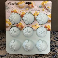 BRAND NEW CUPCAKE PAN 