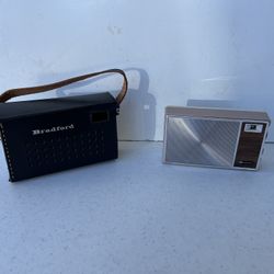 Vintage Bradford 12 Transistor Radio