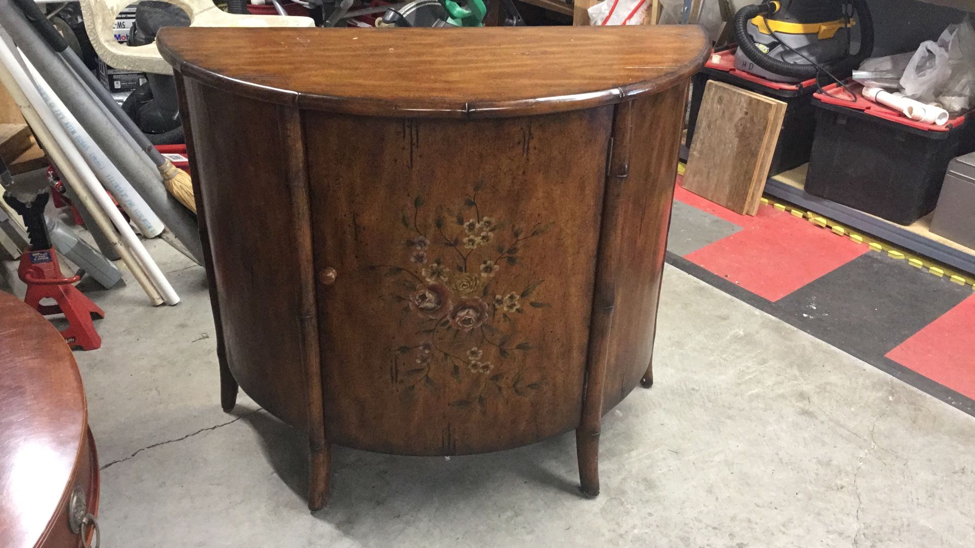Cabinet With Shelf