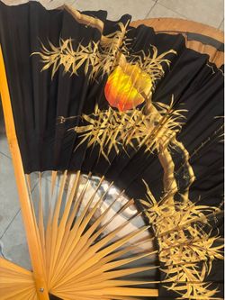 Oriental fan decor