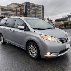 2012 Toyota Sienna