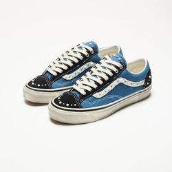 Pearlized Vans Navy Old-Skool Size 10.5