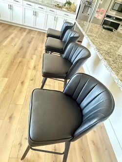 Title: Set of 4 Modern Black Counter Height Bar Stools