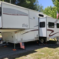 2005 Forest River Cardinal 