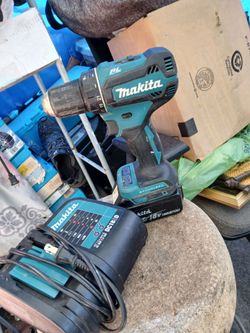 TALADRO MAKITA CON PILA 🔋 Y CARGADOR