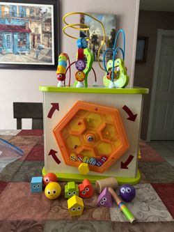 HAPE: COUNTRY CRITTERS 5 SIDED WOODEN PLAY CUBE