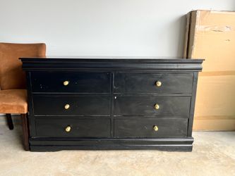 Bedroom dresser