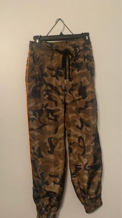 Fashion Nova camo joggers Size small