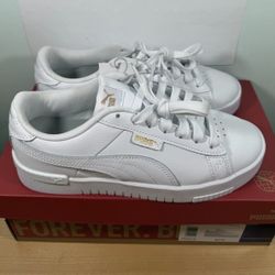 New Puma ladies classic sneakers shoes - size 6.5/ 7/ 7.5/ 10