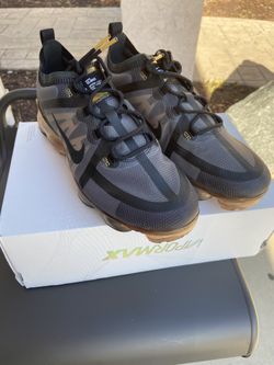 Nike Vapormax Size 9 brand new, never worn