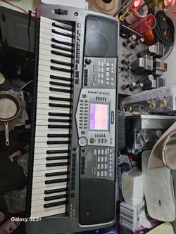 Yamaha keyboard PSR 1000 , 61 Keys .Professional Type. Working perfectly