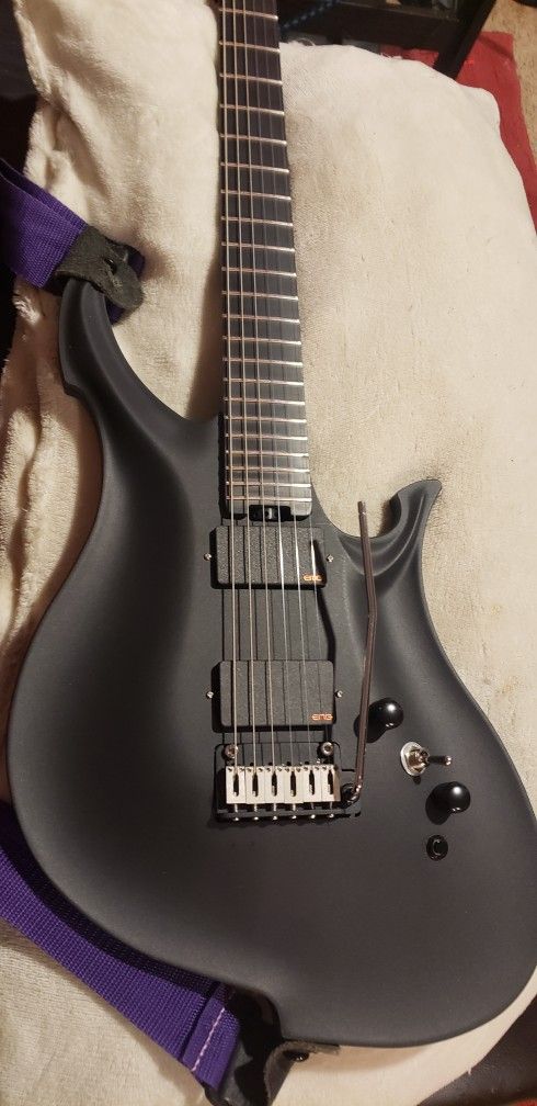 Koloss GT-4 - Aluminum Body, Carbon Fiber neck, EMG 89R & 81TW Pickups, Killswitch