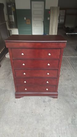 Dresser
