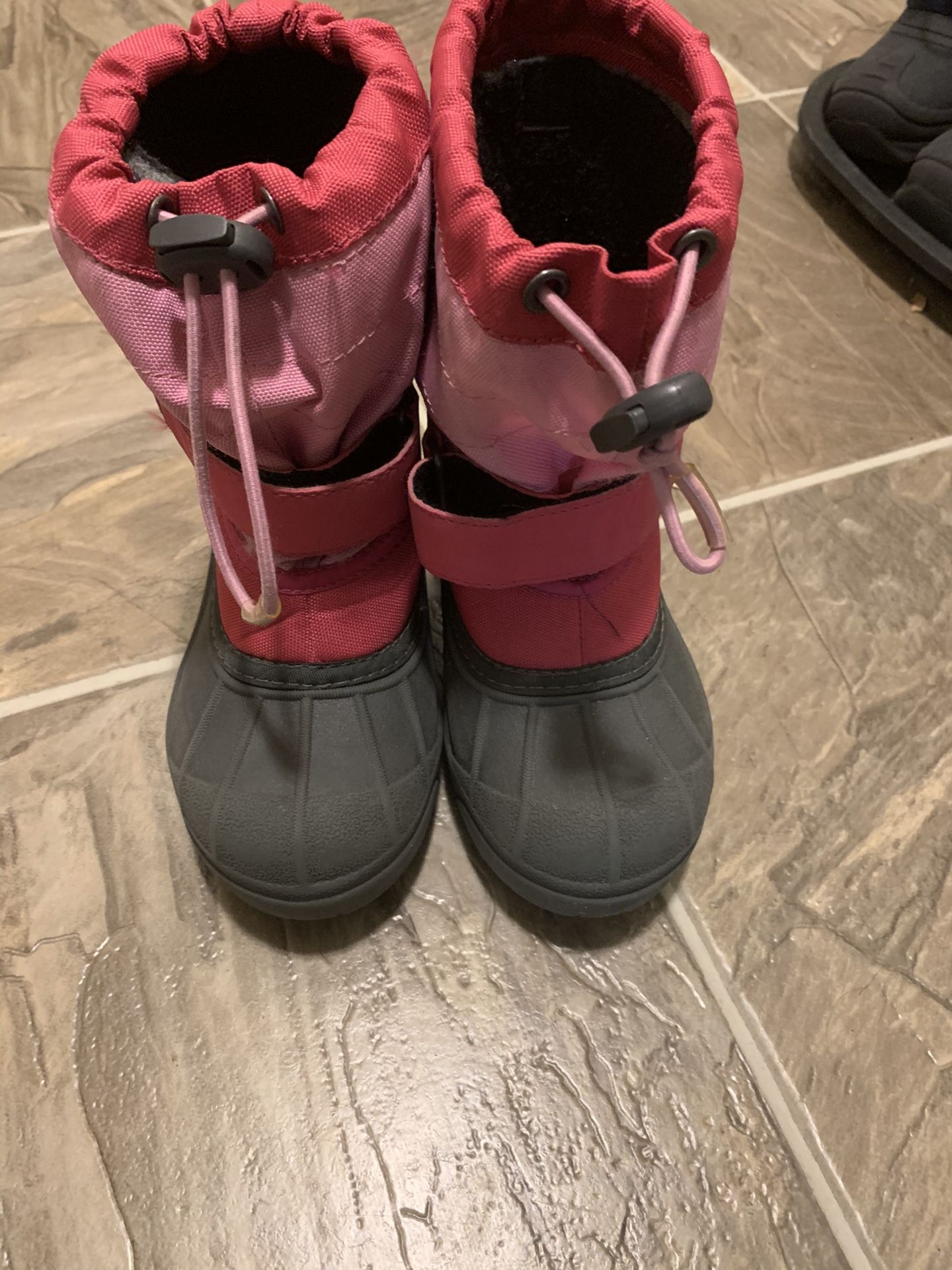 Girls size 9 Columbia Snow boots