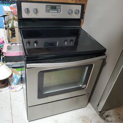 Whirlpool Kitchen Appliances Set - Stainless Steel, Refrigerator, Oven / Range, Microwave & Dishwashe - Great Condition 
