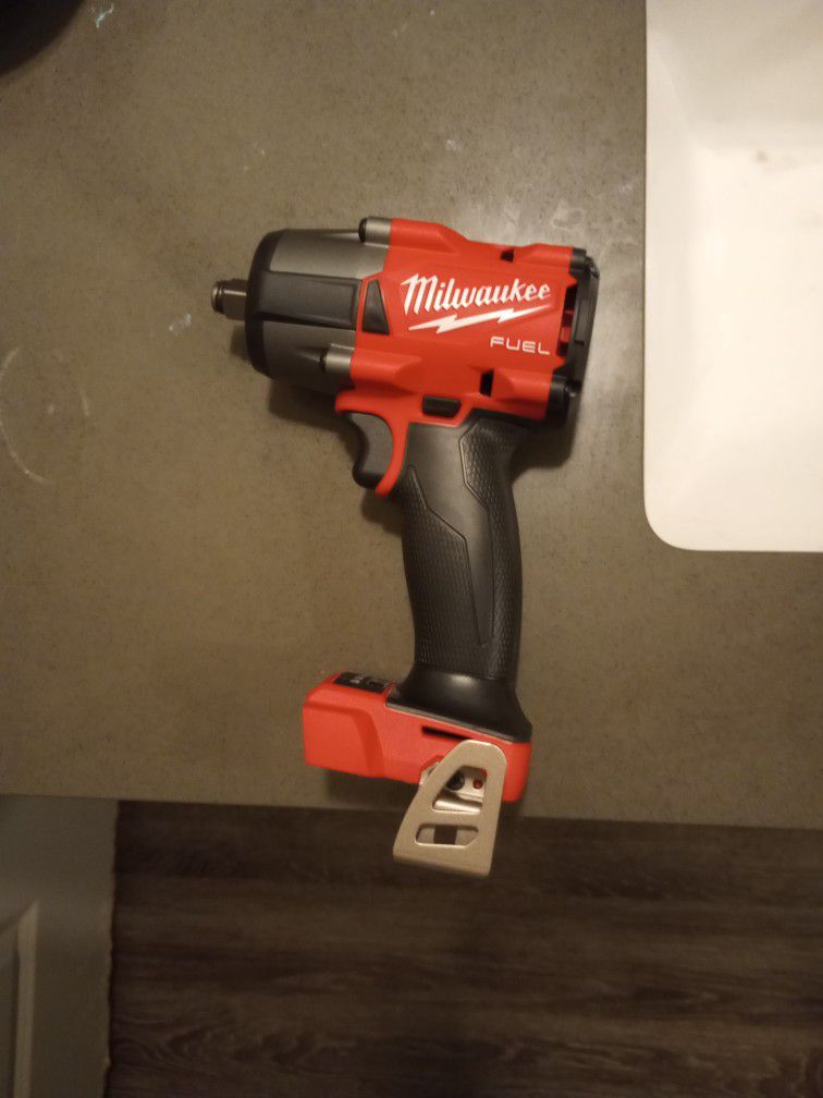 Milwaukee M18 Fuel 1/2 Torque Wrench. Tool Only