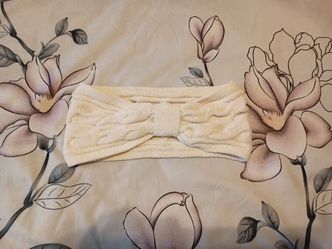 NEW Cozy White/ Eggshell Knit Cable Headband