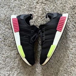 adidas NMD R1 Core Black Energy Pink