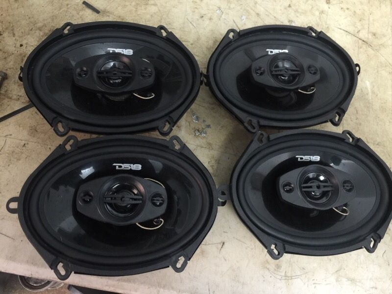 4x Ds18 6x8 speakers almost new for explorer expedition f150