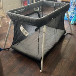 Guava Family Baby Bassinet