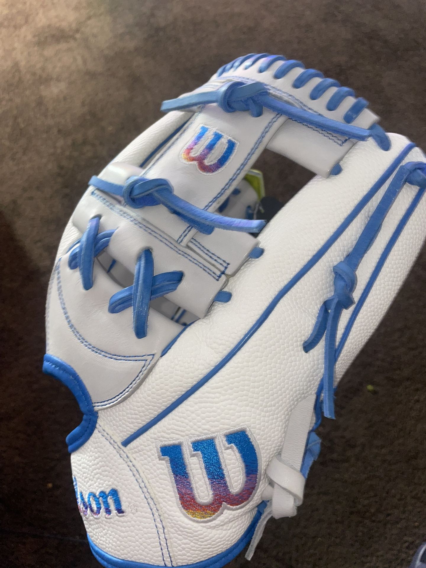 New Wilson A200 12in Glove