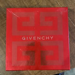 Givenchy Amarige Perfume