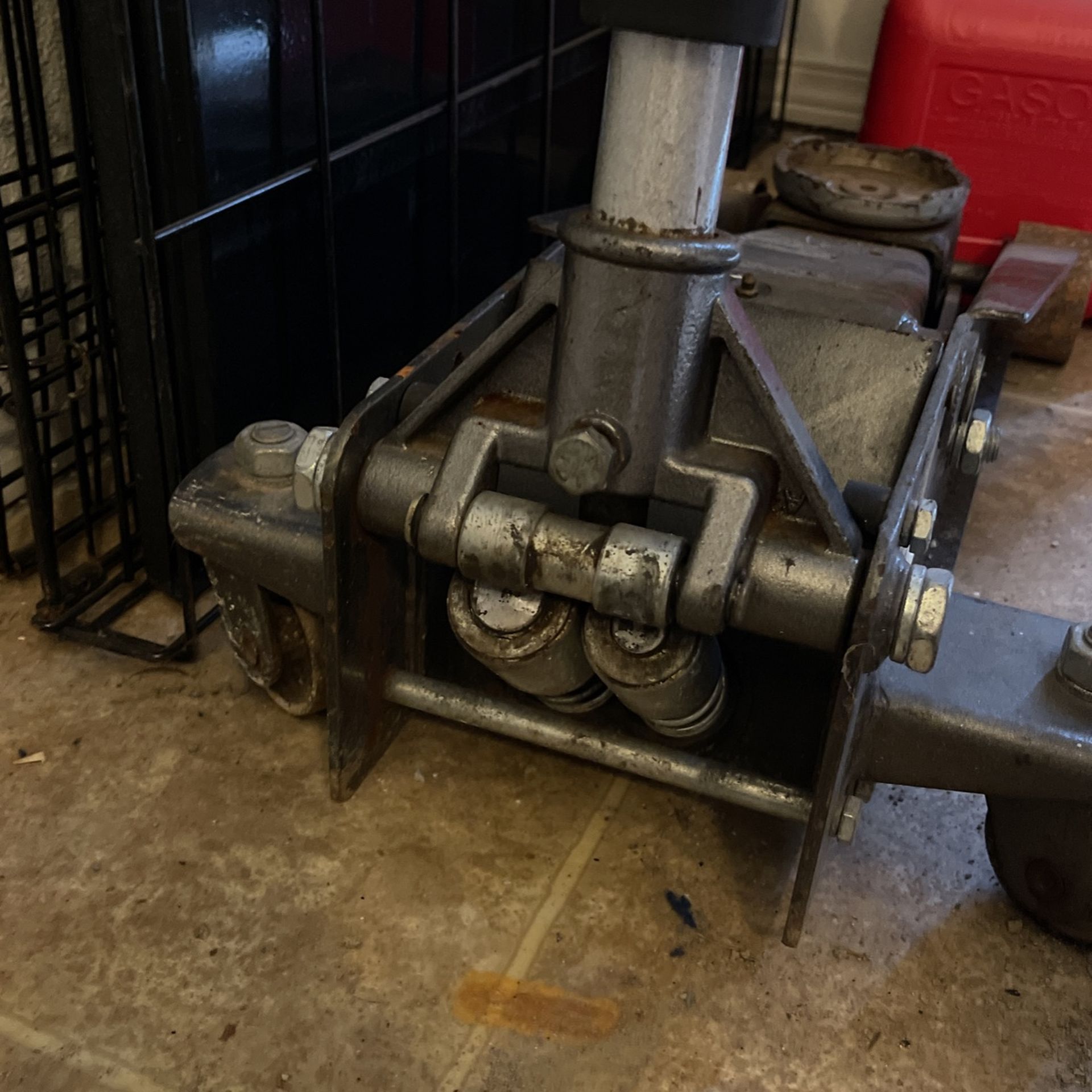 3ton Floor, Jack