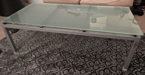 Coffee table  - Pick up by 7/1 latest OBO
