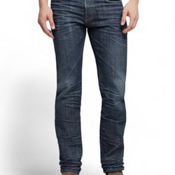 Men's True Religion Kurt Slim Jeans  Size 31 Excellent Condition   If you have any questions about shipping or sizing pls feel free to reach out 😊 Of