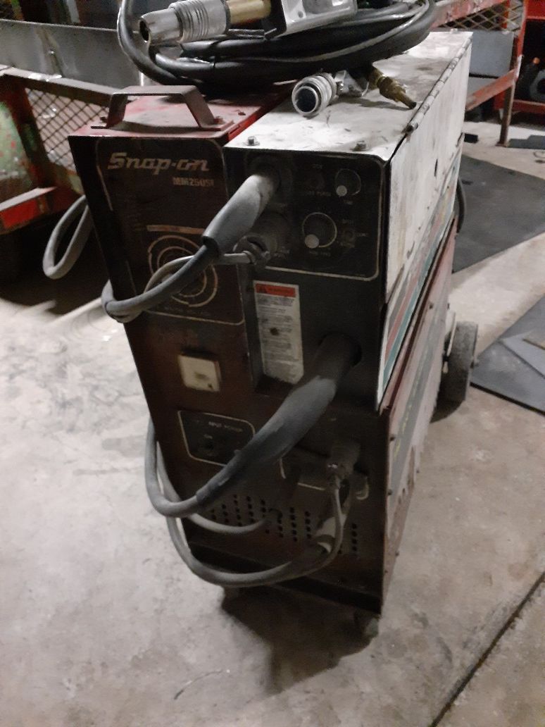 Snap on welding machine mm250sl works perfect for Sale in Houston, TX