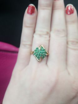 14k gold emerald ring size 7