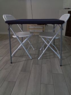 CARD TABLE ,2 CHAIRS , W/ TABLE CLOTH