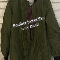 Like New Bomber Jacket Lite Weight Small