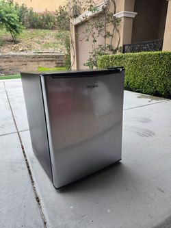 Mini fridge