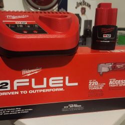 Milwaukee M12 1/2 in Right angle impact wrench with battery and charger 