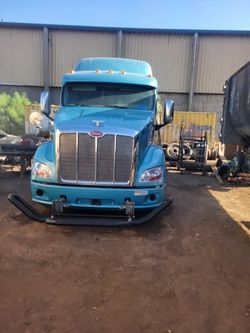 2012 Peterbilt 587