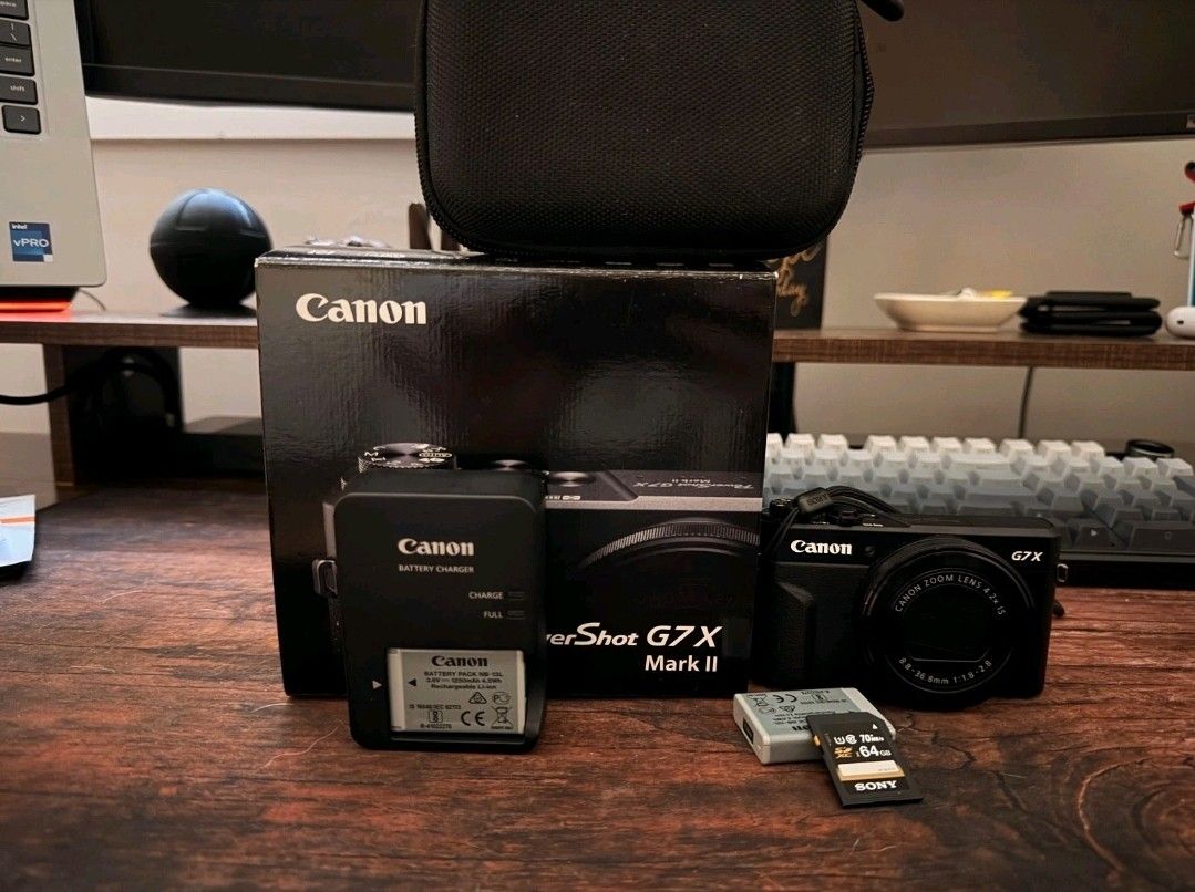 Canon PowerShot G7X Mark II 20.1 MP Camera - Black