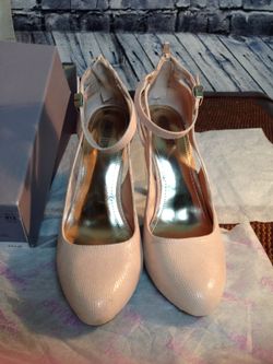 Jennifer Lopez Blush Pink Heels Size 8 Med