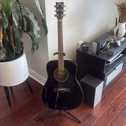 Yamaha guitar