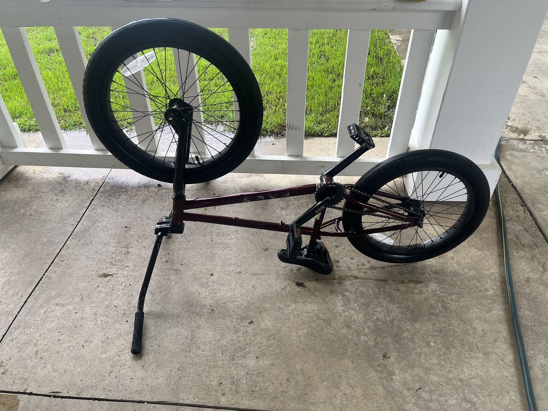 20 Inch BMX Bike Burgundy Perfect For Skateparks And Dirt 20 Inch BMX Bike Burgundy Perfect For Skateparks And Dirt