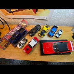 8 die Cast Car Bundle Ford Raptor, Chevy M, RAM 1/18-1/24 Like New