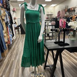 Green Dress Small Medium Large 31,99