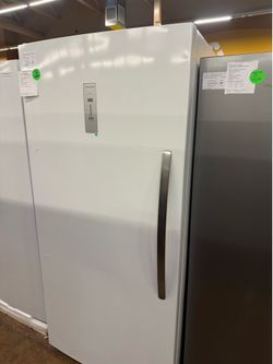 Frigidaire upright freezer 20 cu ft