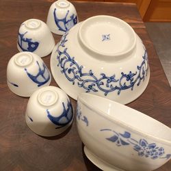 China Blue Teacups & Bowls