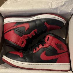 Air Jordan 1’s  Mid Bred 10.5 Men’s