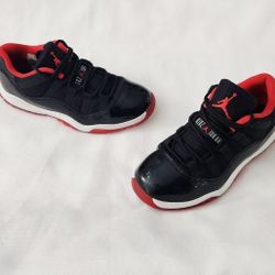 Nike Air Jordan Retro 11 XI Low " Bred " Size 1.5Y 505835-012 Black Red Sneakers in excellent pre-owned condition with minor wear as pictured. All pic