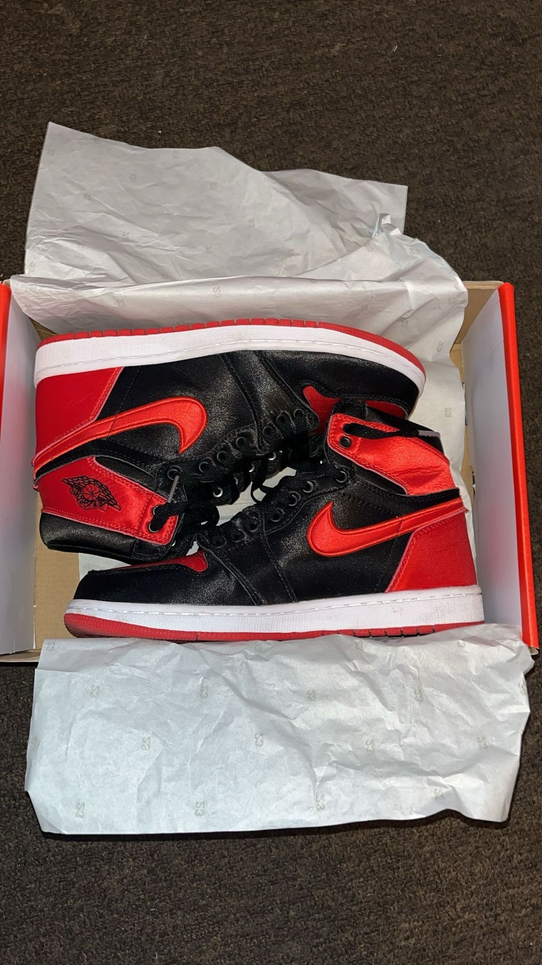 Jordan 1 Satin Bred